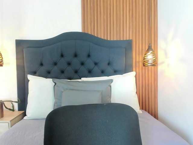 Live sex webcam photo for Sara-Stone #291933006