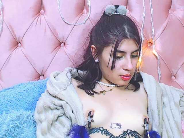 Live sex webcam photo for Sara-SunSq #276383094