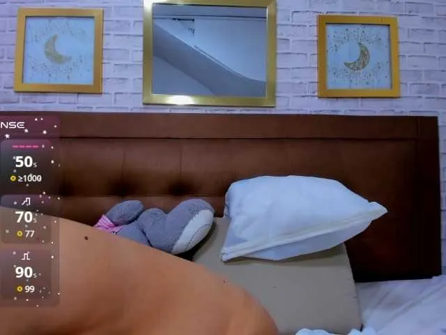 Live sex webcam photo for Sara-fox #290892042