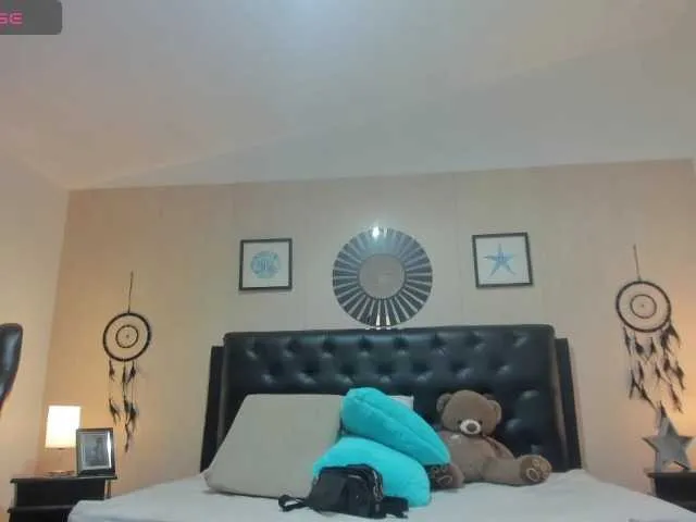 Live sex webcam photo for Sara-fox #291821125