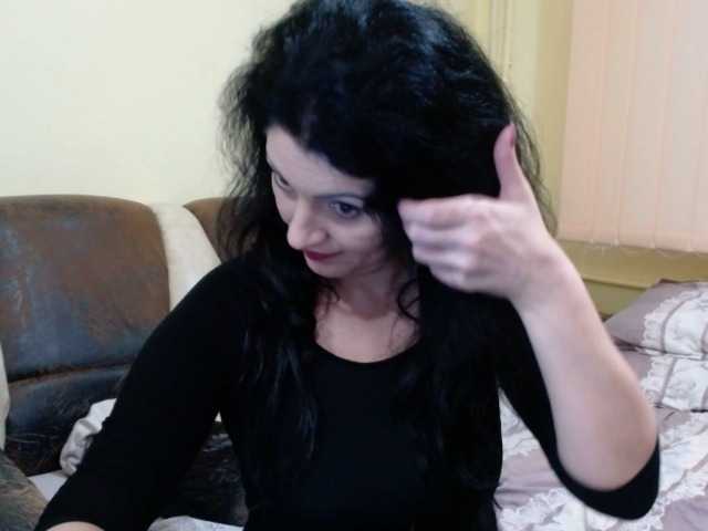 Live sex webcam photo for SaraAnn #271949516