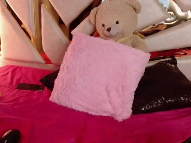 Live sex webcam photo for SaraBellum #272487044