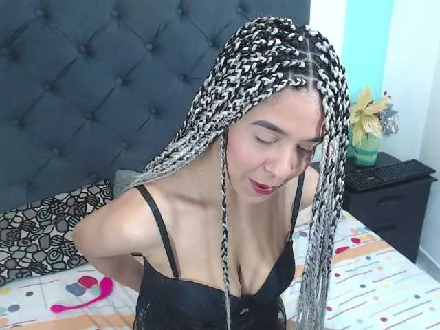 Live sex webcam photo for SaraBernal #272736489
