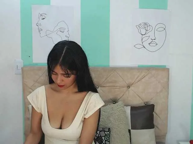 Live sex webcam photo for SaraBernal #273524192
