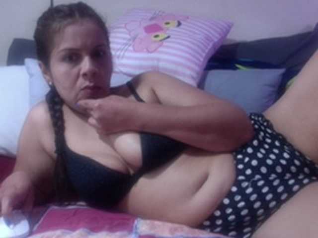 Live sex webcam photo for SaraBrandon #271741738