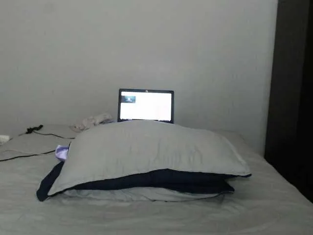 Live sex webcam photo for SaraCirce #291997422