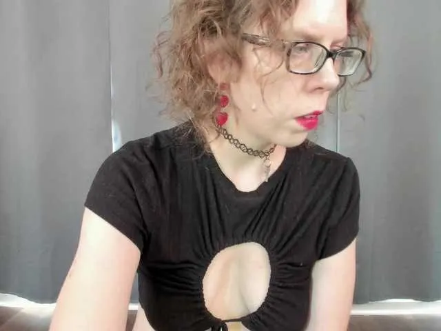 Live sex webcam photo for SaraDesireXO #291799778