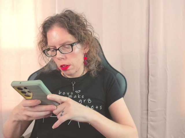 Live sex webcam photo for SaraDesireXO #291968641