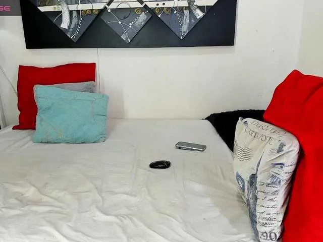 Live sex webcam photo for SaraDiamonds #276436325