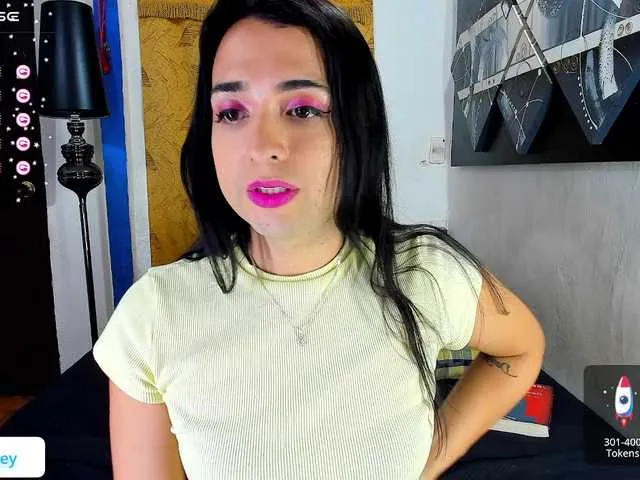 Live sex webcam photo for SaraDiamonds #277009397