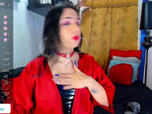 Live sex webcam photo for SaraDiamonds #277505743
