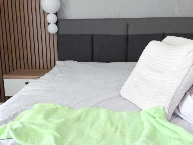 Live sex webcam photo for SaraDimond #275741852