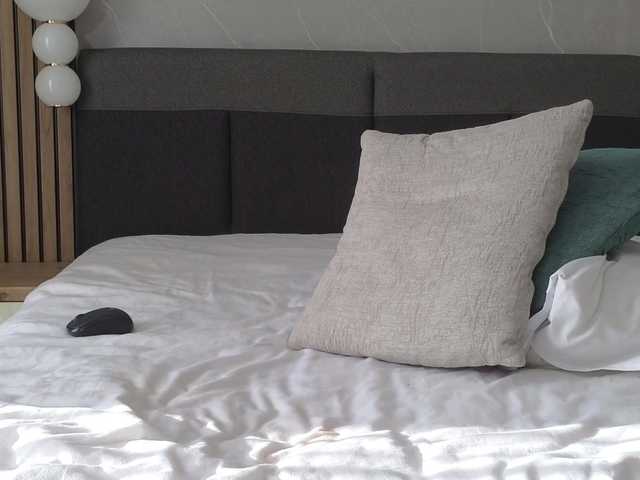 Live sex webcam photo for SaraDimond #276585411