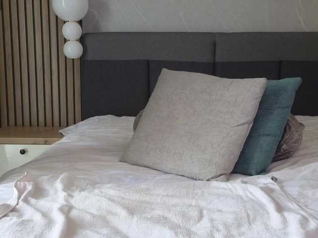 Live sex webcam photo for SaraDimond #277422122