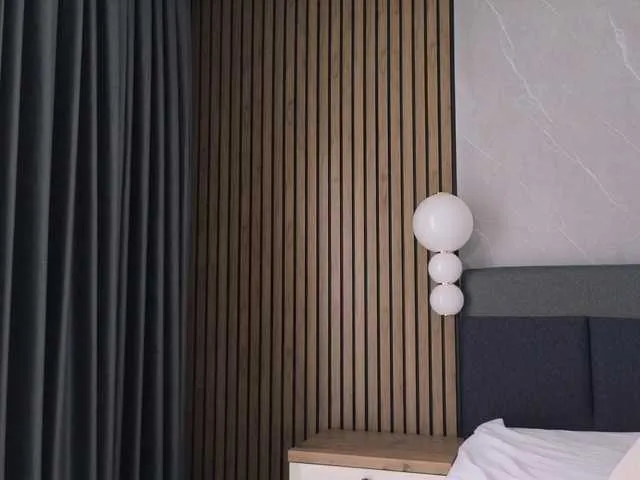 Live sex webcam photo for SaraDimond #288387459