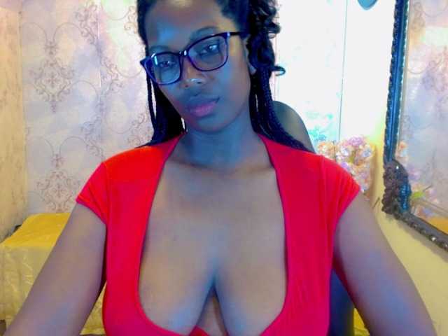 Live sex webcam photo for SaraMarks #275714249