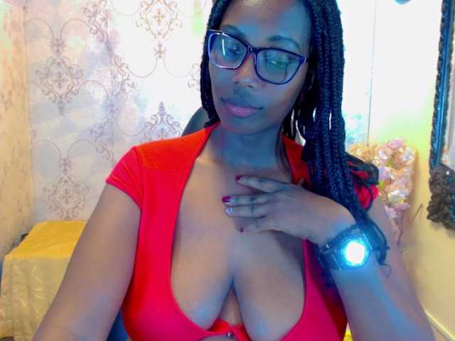 Live sex webcam photo for SaraMarks #275715881