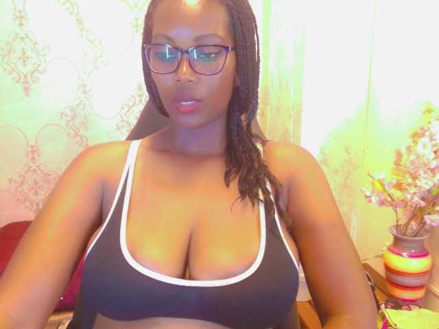 Live sex webcam photo for SaraMarks #276139758