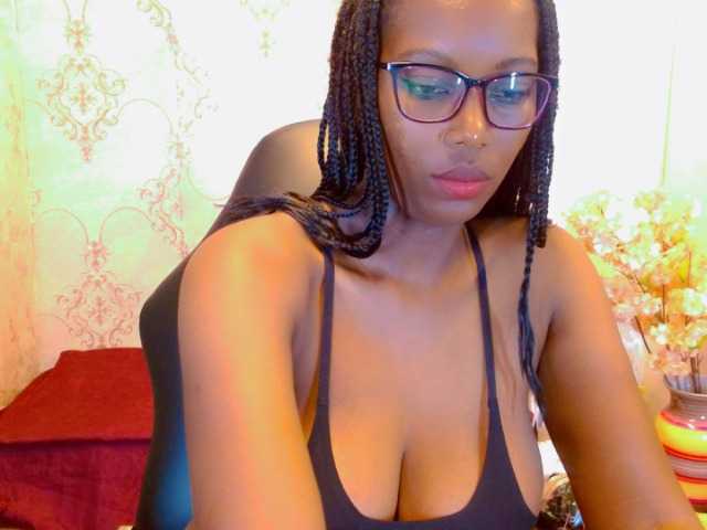 Live sex webcam photo for SaraMarks #276218768