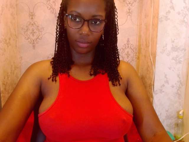 Live sex webcam photo for SaraMarks #276612353