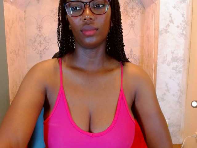 Live sex webcam photo for SaraMarks #276619740