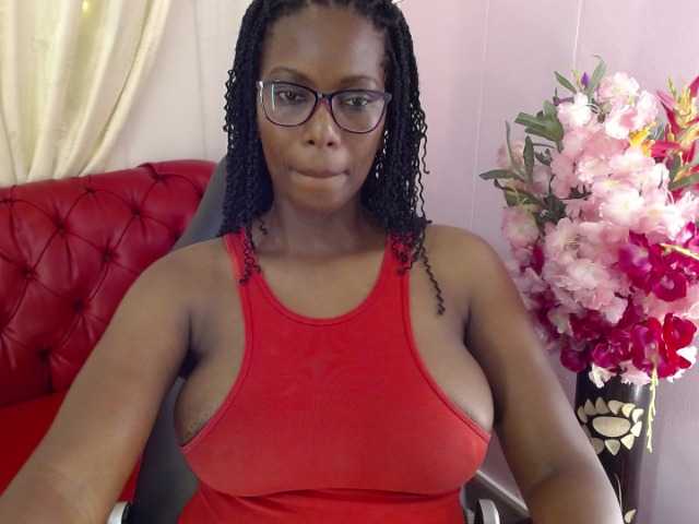 Live sex webcam photo for SaraMarks #276900718