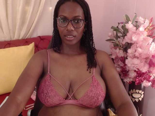 Live sex webcam photo for SaraMarks #276999001