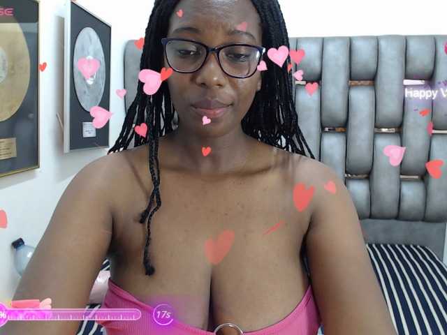 Live sex webcam photo for SaraMarks #277430696