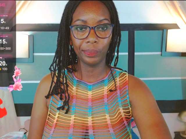 Live sex webcam photo for SaraMarks #277712245