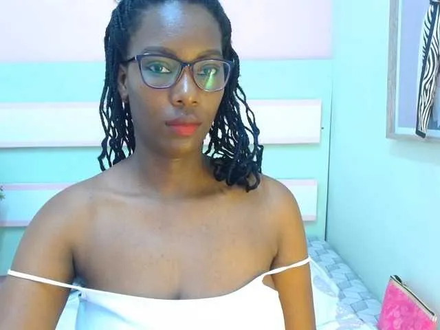 Live sex webcam photo for SaraMarks #278055642