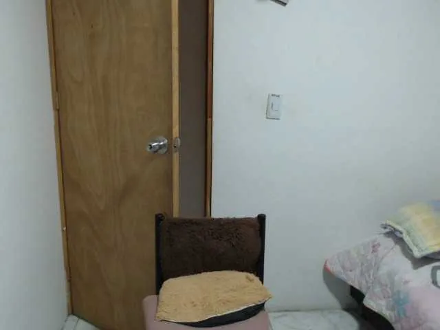 Live sex webcam photo for SaraMejia #275686443