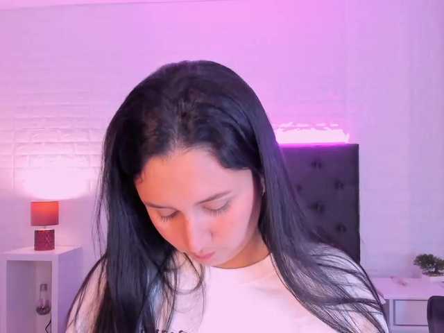 Live sex webcam photo for SaraMonroe #276426052