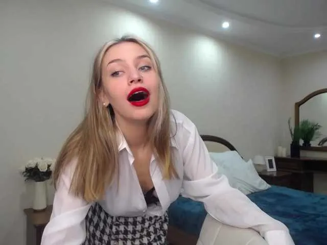 Live sex webcam photo for SaraParK #276355382