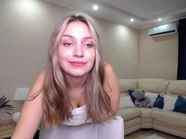 Live sex webcam photo for SaraParK #276677420