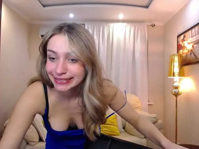 Live sex webcam photo for SaraParK #276733412