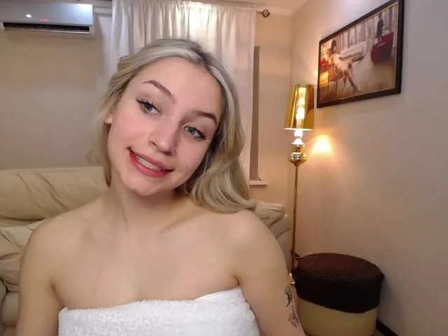 Live sex webcam photo for SaraParK #277078631