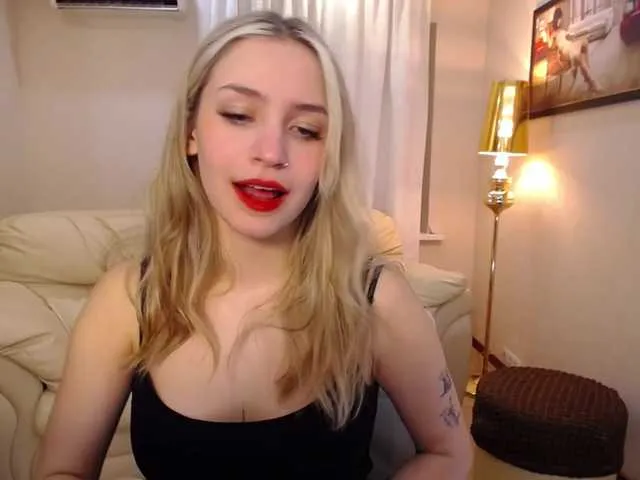 Live sex webcam photo for SaraParK #277142573