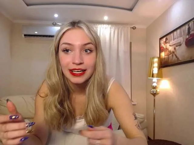 Live sex webcam photo for SaraParK #277153980