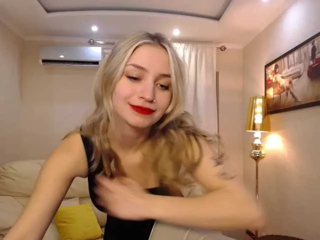 Live sex webcam photo for SaraParK #277159718