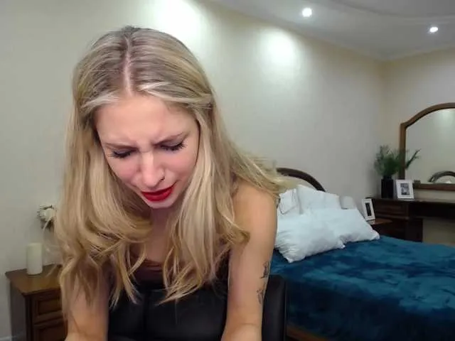 Live sex webcam photo for SaraParK #277203562