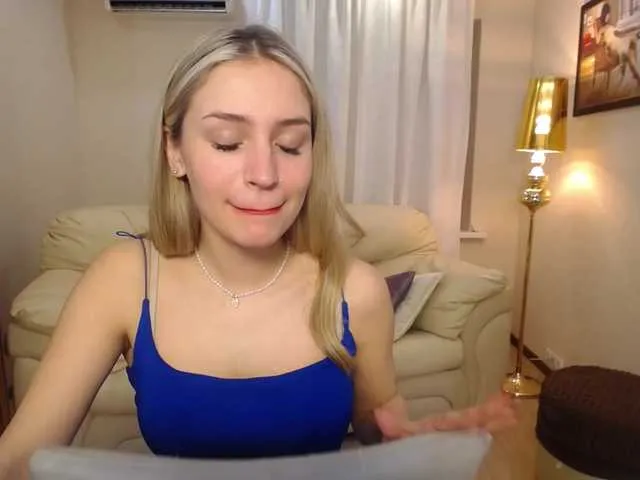 Live sex webcam photo for SaraParK #277239806