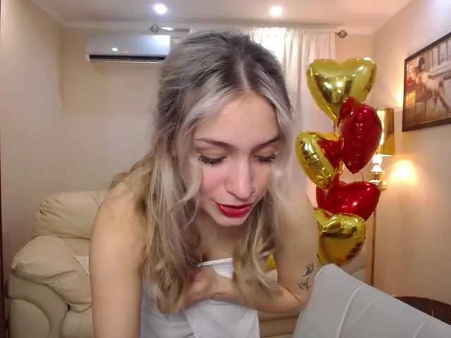 Live sex webcam photo for SaraParK #277312746