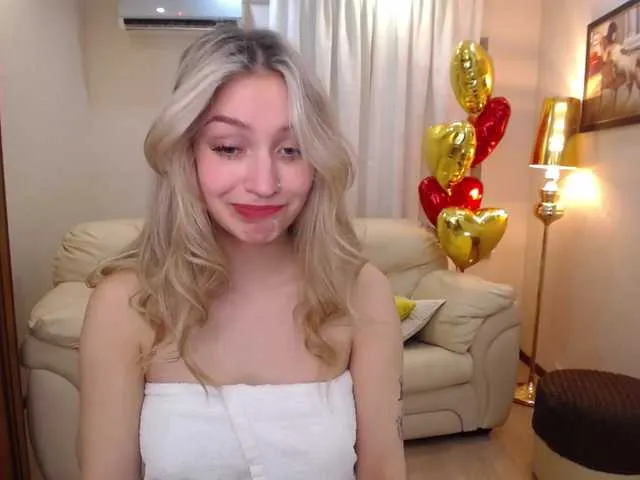 Live sex webcam photo for SaraParK #277348178