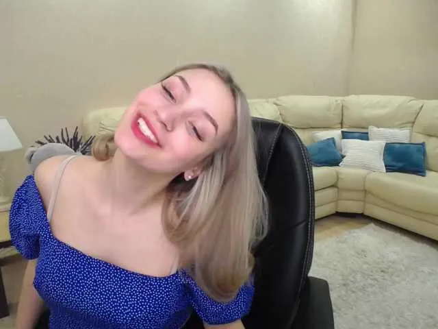 Live sex webcam photo for SaraParK #277395878