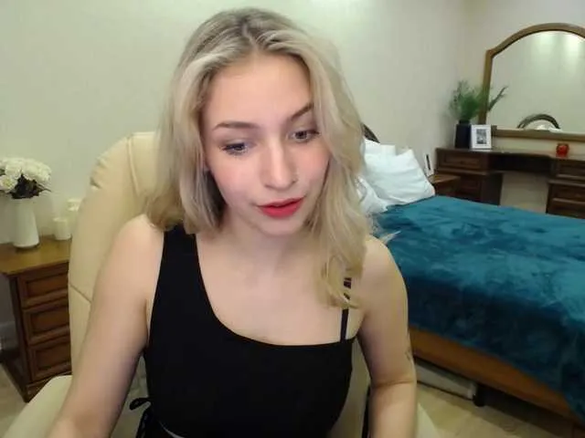 Live sex webcam photo for SaraParK #277443693