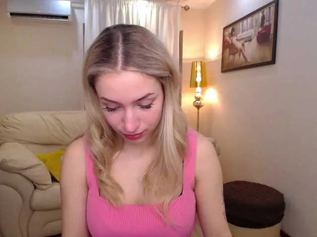 Live sex webcam photo for SaraParK #277583764