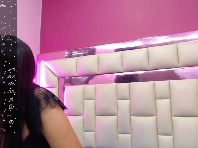 Live sex webcam photo for SaraRioz #276093096