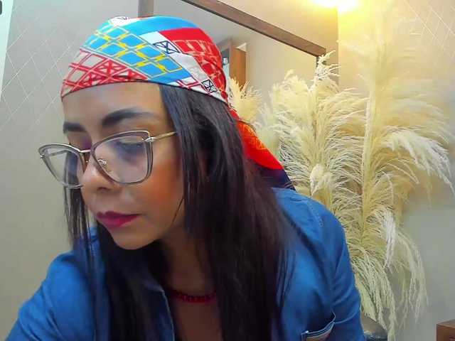 Live sex webcam photo for SaraRioz #276197204