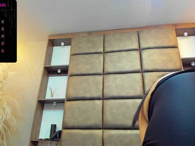 Live sex webcam photo for SaraRioz #276208263