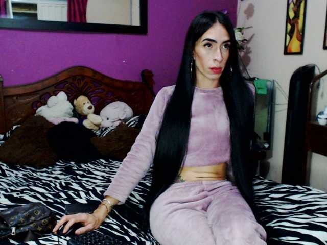 Live sex webcam photo for SaraShewings #277748609